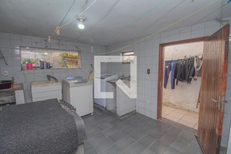 Casa à venda com 215m², 4 quartos e 2 vagasÁrea de serviço