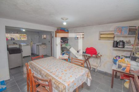 Casa à venda com 215m², 4 quartos e 2 vagasÁrea de serviço