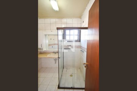 Casa à venda com 220m², 3 quartos e 4 vagasBanheiro Corredor