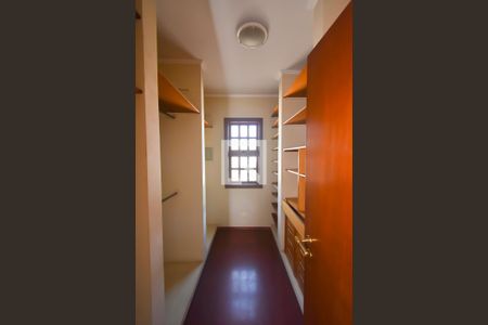 Casa à venda com 220m², 3 quartos e 4 vagasCloset da Suíte