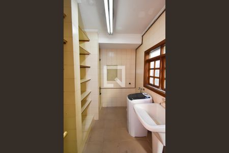 Casa à venda com 220m², 3 quartos e 4 vagasLavanderia 