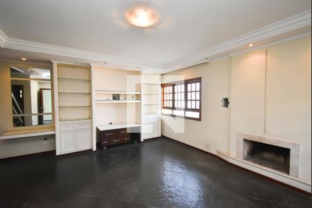 Sala de casa à venda com 3 quartos, 220m² em Vila Nivi, São Paulo