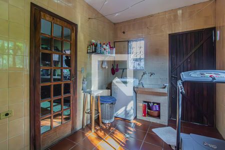 Casa à venda com 170m², 3 quartos e 6 vagasÁrea de Serviço