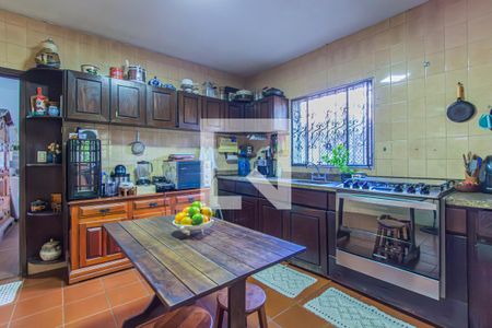 Casa à venda com 170m², 3 quartos e 6 vagasCozinha