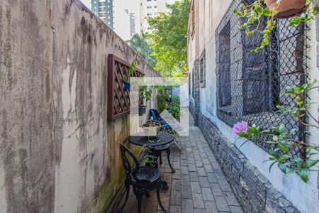 Casa à venda com 170m², 3 quartos e 6 vagasCorredor