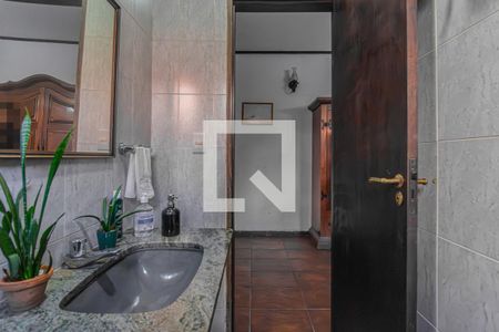 Casa à venda com 170m², 3 quartos e 6 vagasBanheiro Social