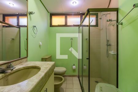 Apartamento à venda com 332m², 4 quartos e 3 vagasBanheiro da Suíte 2