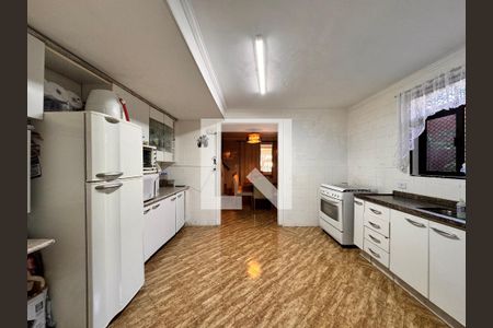 Casa à venda com 199m², 3 quartos e 3 vagasCozinha 