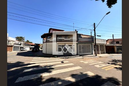 Casa à venda com 199m², 3 quartos e 3 vagasFachada