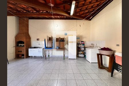 Casa à venda com 199m², 3 quartos e 3 vagasLavanderia