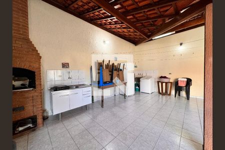 Casa à venda com 199m², 3 quartos e 3 vagasLavanderia 