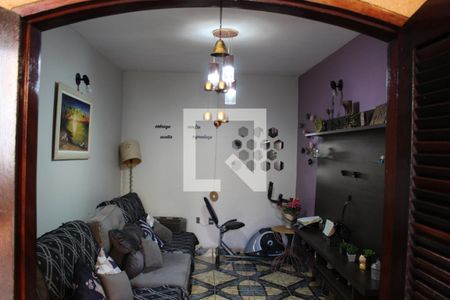 Casa à venda com 250m², 5 quartos e 2 vagasSala