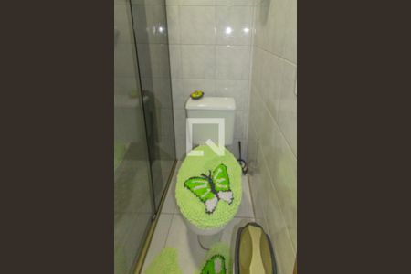 Casa à venda com 75m², 2 quartos e 2 vagas Casa à venda com 75m², 2 quartos e 2 vagasBanheiro Social