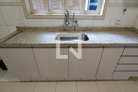 Casa de condomínio à venda com 160m², 3 quartos e 2 vagascozinha