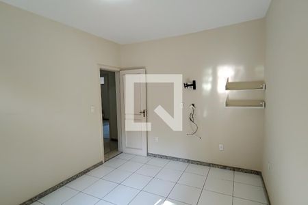 Casa de condomínio à venda com 160m², 3 quartos e 2 vagasquarto 2