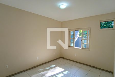 Casa de condomínio à venda com 160m², 3 quartos e 2 vagasquarto 2