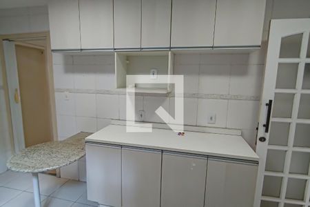 Casa de condomínio à venda com 160m², 3 quartos e 2 vagascozinha