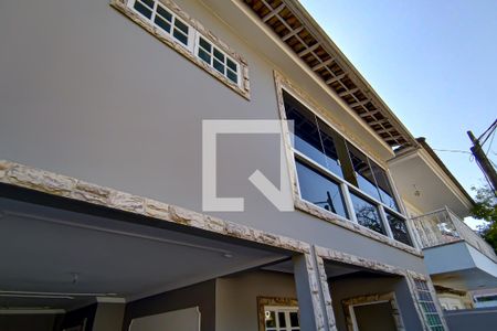 Casa de condomínio à venda com 160m², 3 quartos e 2 vagasfrente