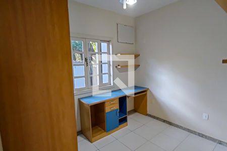Casa de condomínio à venda com 160m², 3 quartos e 2 vagasquarto 1