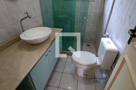 Casa de condomínio à venda com 160m², 3 quartos e 2 vagasbanheiro social