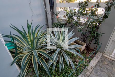 Casa de condomínio à venda com 160m², 3 quartos e 2 vagasfrente