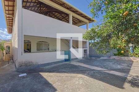 Casa à venda com 360m², 3 quartos e 2 vagasÁrea Externa