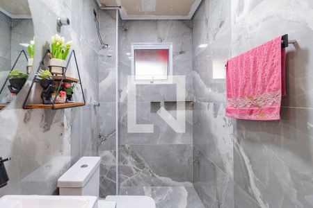 Banheiro 2 de casa de condomínio para alugar com 2 quartos, 120m² em São Pedro, Osasco