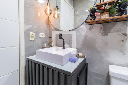 Banheiro 2 de casa de condomínio para alugar com 2 quartos, 120m² em São Pedro, Osasco