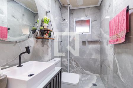 Banheiro 2 de casa de condomínio para alugar com 2 quartos, 120m² em São Pedro, Osasco