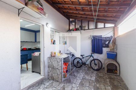 Área de serviço de casa de condomínio para alugar com 2 quartos, 120m² em São Pedro, Osasco