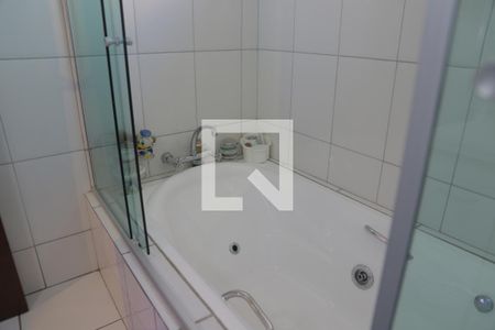 Casa à venda com 350m², 5 quartos e 2 vagasBanheiro da Suíte 1