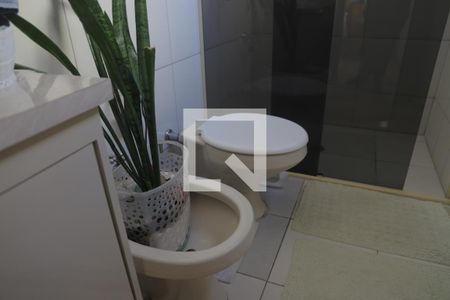 Casa à venda com 350m², 5 quartos e 2 vagasBanheiro da Suíte 2