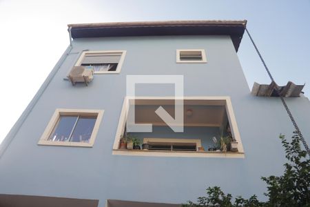 Casa à venda com 350m², 5 quartos e 2 vagasFundos