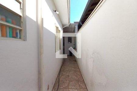 Casa à venda com 170m², 4 quartos e 4 vagas Casa à venda com 170m², 4 quartos e 4 vagasCorredor