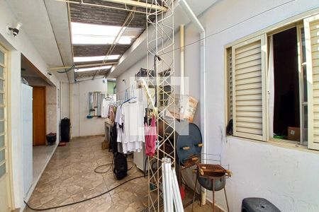 Casa à venda com 170m², 4 quartos e 4 vagas Casa à venda com 170m², 4 quartos e 4 vagasQuintal