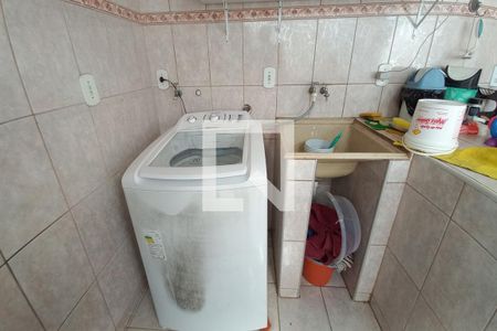 Casa à venda com 170m², 4 quartos e 4 vagas Casa à venda com 170m², 4 quartos e 4 vagasÁrea de Serviço