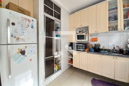 Casa à venda com 170m², 4 quartos e 4 vagas Casa à venda com 170m², 4 quartos e 4 vagasCozinha