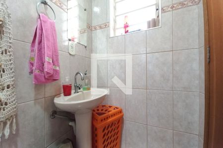 Casa à venda com 170m², 4 quartos e 4 vagas Casa à venda com 170m², 4 quartos e 4 vagasBanheiro de Serviço