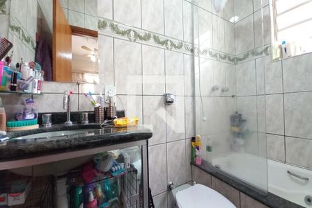 Casa à venda com 170m², 4 quartos e 4 vagas Casa à venda com 170m², 4 quartos e 4 vagasBanheiro da Suíte