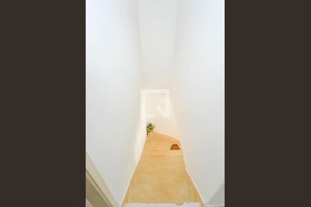 Casa à venda com 90m², 2 quartos e 1 vaga Casa à venda com 90m², 2 quartos e 1 vagaEscada Quartos/Sala