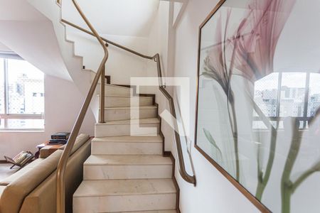 Apartamento para alugar com 200m², 4 quartos e 3 vagasEscada de Acesso a Cobertura