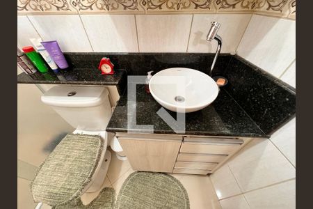 Casa à venda com 270m², 3 quartos e 2 vagasBanheiro suíte 2