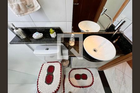 Casa à venda com 270m², 3 quartos e 2 vagasBanheiro 