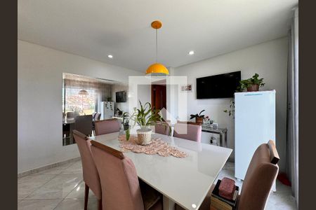 Casa à venda com 270m², 3 quartos e 2 vagasCozinha