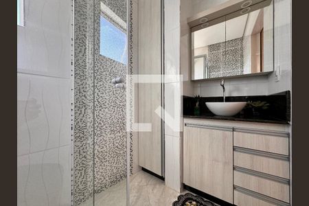 Casa à venda com 270m², 3 quartos e 2 vagasBanheiro suíte 1