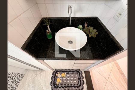 Casa à venda com 270m², 3 quartos e 2 vagasBanheiro suíte 1