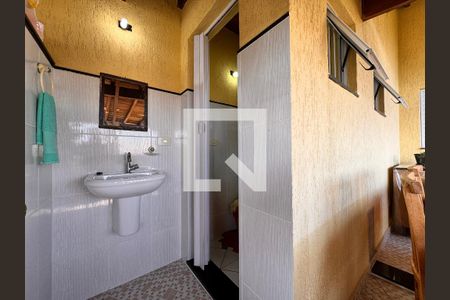 Casa à venda com 270m², 3 quartos e 2 vagasBanheiro de serviço