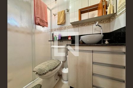 Casa à venda com 270m², 3 quartos e 2 vagasBanheiro suíte 2