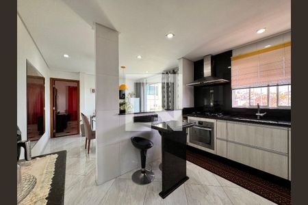 Casa à venda com 270m², 3 quartos e 2 vagasCozinha