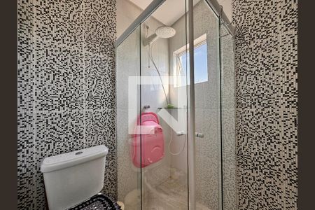 Casa à venda com 270m², 3 quartos e 2 vagasBanheiro suíte 1